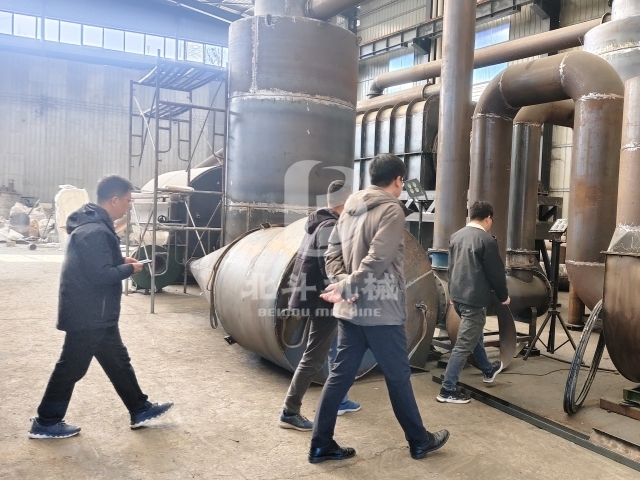 客戶(hù)到訪,全方位深度調(diào)研炭化爐性能